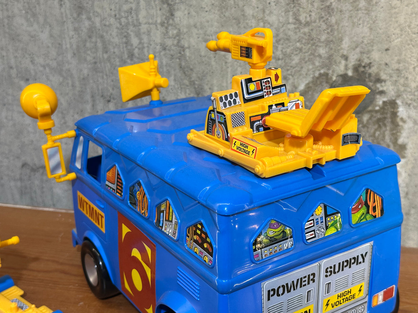 Channel 6 News Van TMNT April O’Neil Rare Complete Vintage Ninja Turtles Vehicle