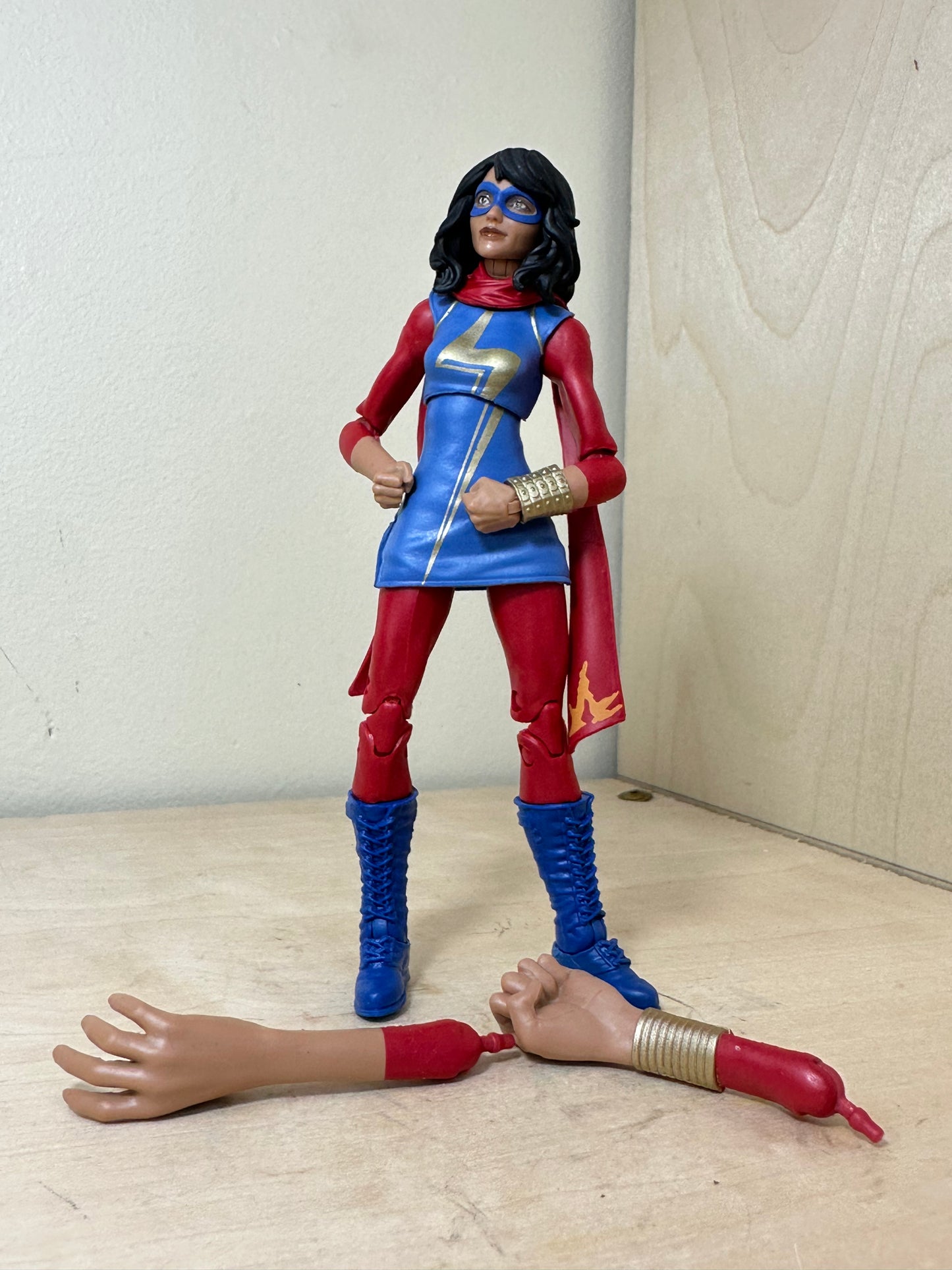 Marvel Legends Ms. Marvel Complete Vintage Action Figure Toy