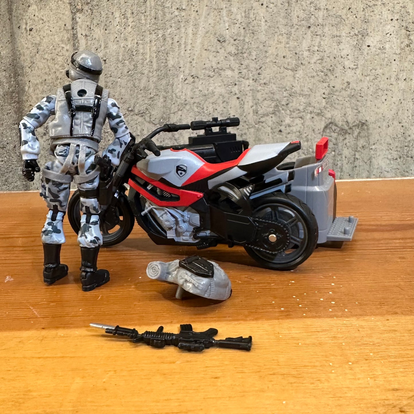 GI Joe The Rise of Cobra Snarler Cycle W/ & Rollbar Hasbro 2009