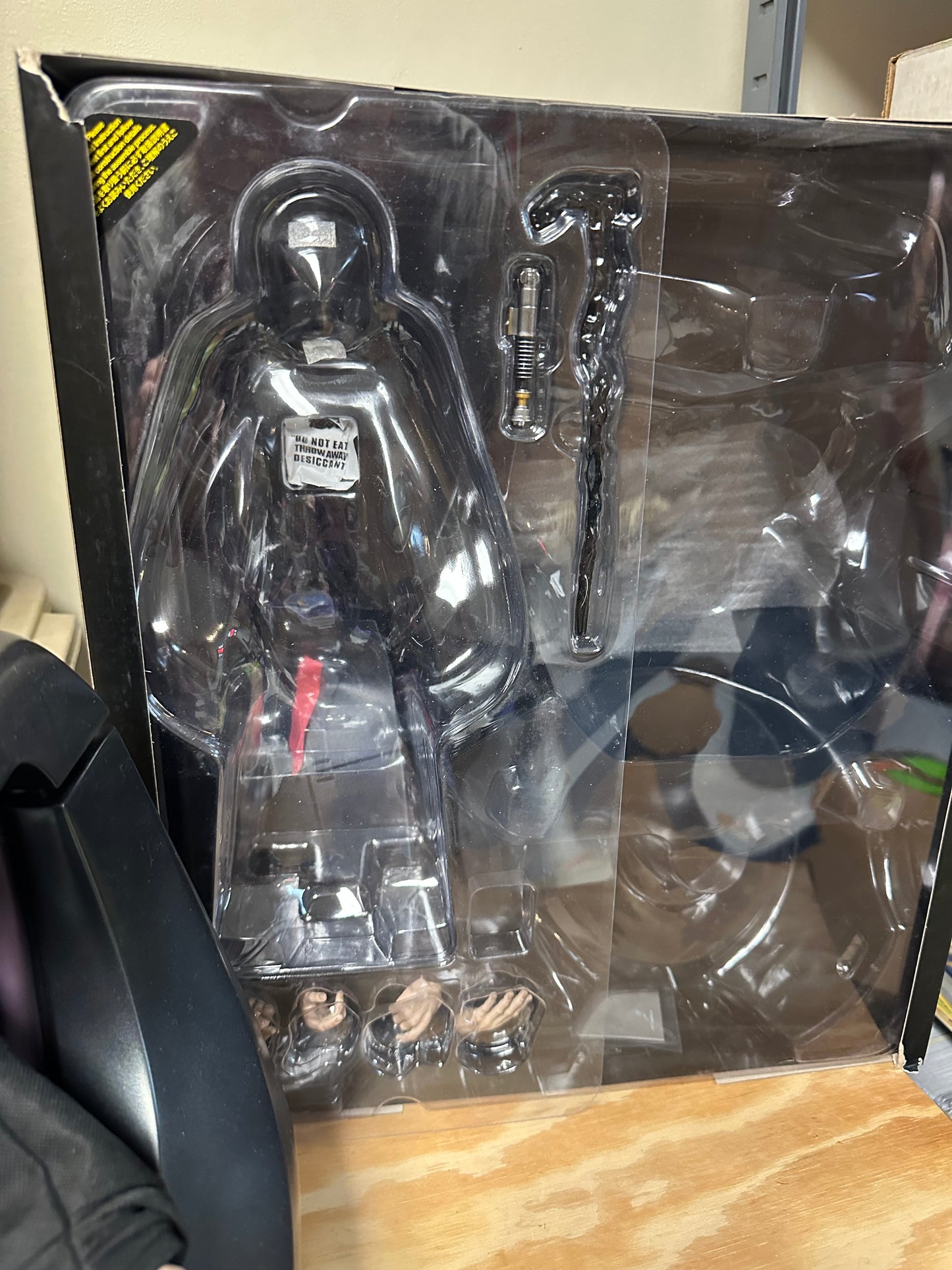 Emperor Palpatine Star Wars Hot Toys Complete in Open Box