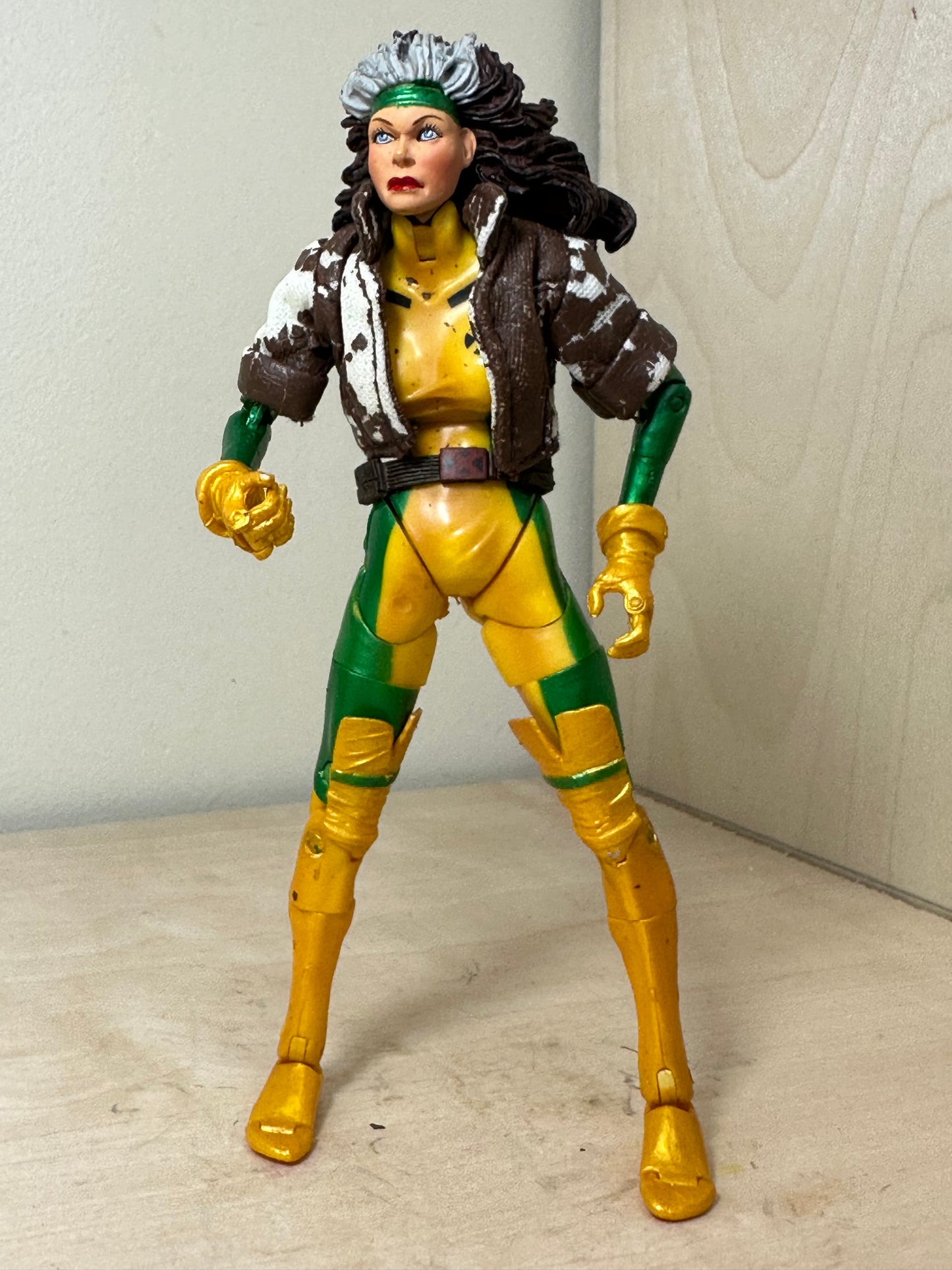 Marvel Legends Toy Biz Rogue X-Men Action Figure Toy