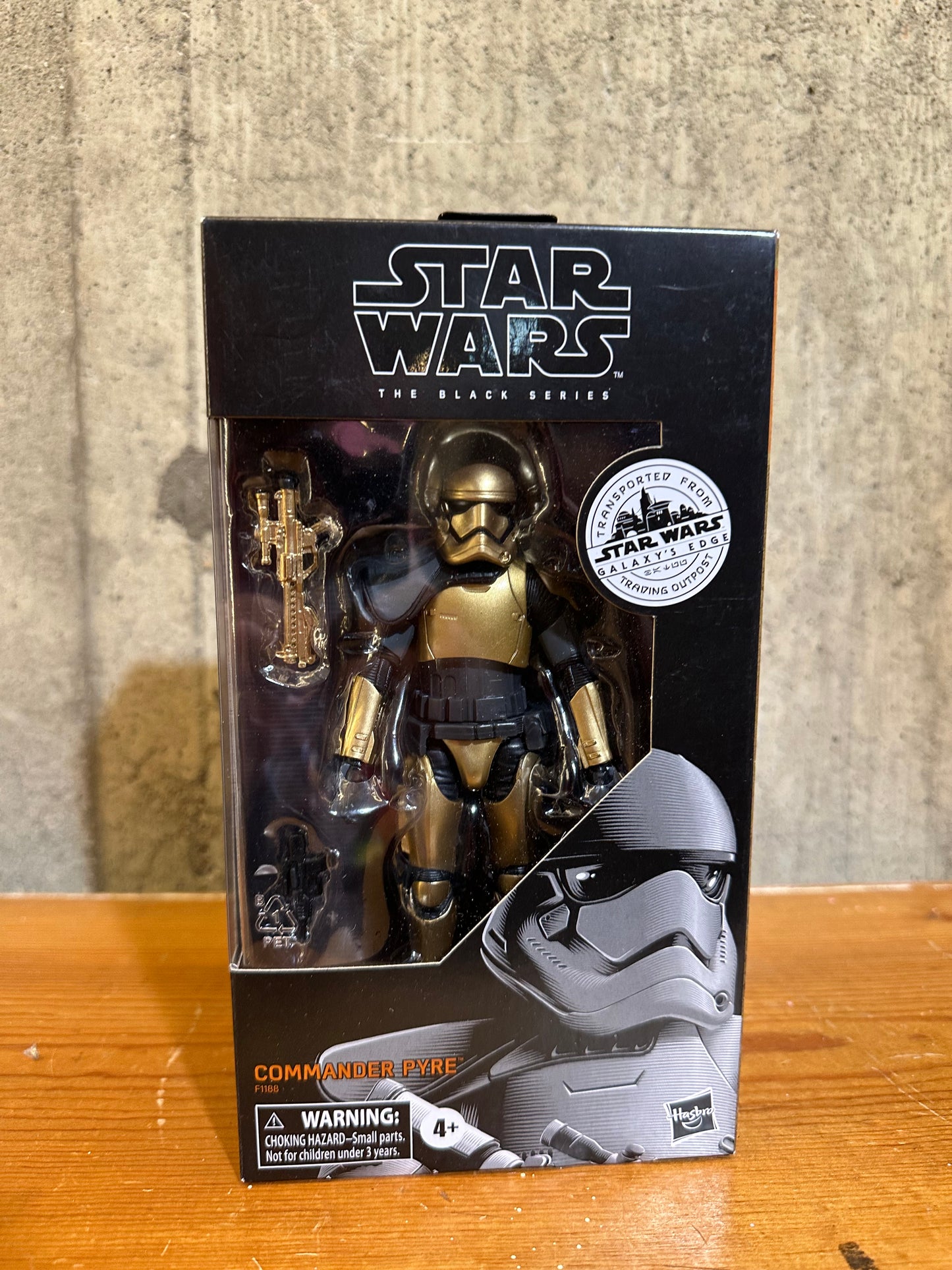 Star Wars The Black Series Commander Pyre Galaxys Edge Trading Outpost Hasbro 6”