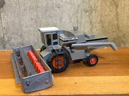 VINTAGE 1978 ERTL 1/32 Scale Diecast ALLIS CHALMERS GLEANER L2 COMBINE FARM TOY