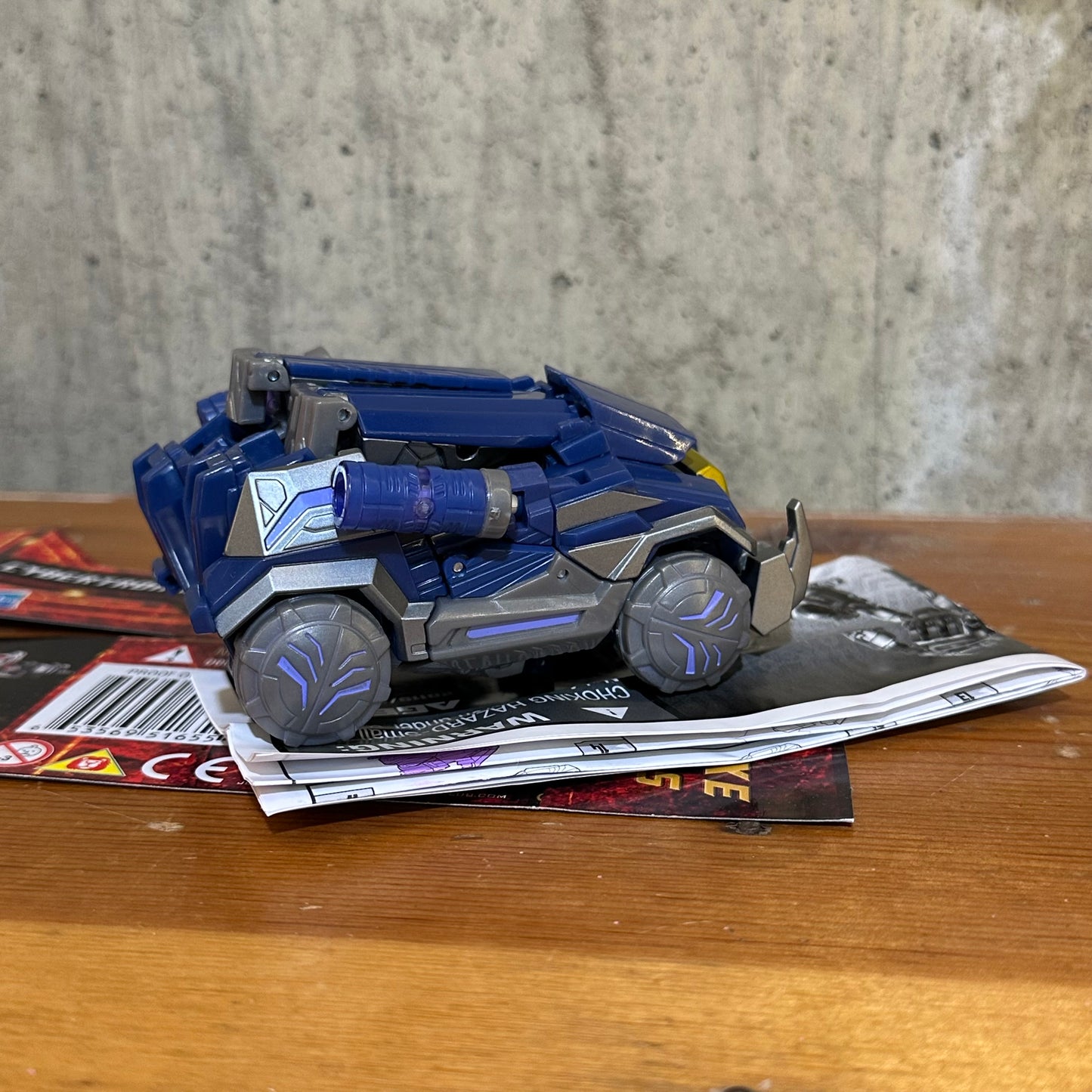 Cybertronian Soundwave Deluxe Transformers Complete Figure Decepticon