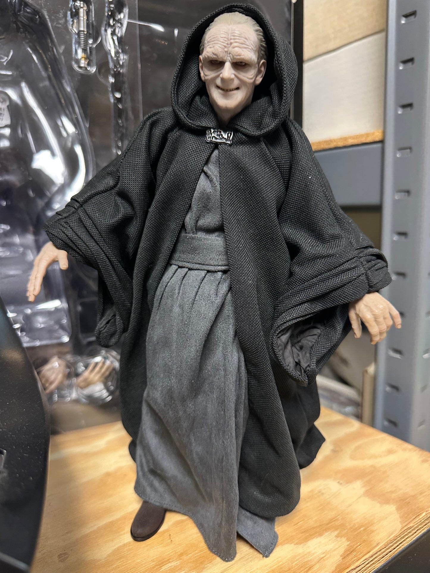 Emperor Palpatine Star Wars Hot Toys Complete in Open Box