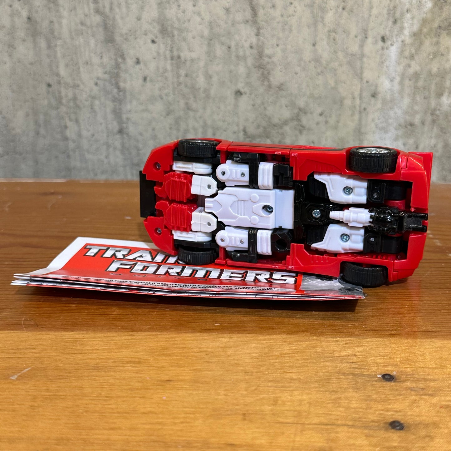 Sideswipe Transformers Universe Classics Complete Mint Action Figure