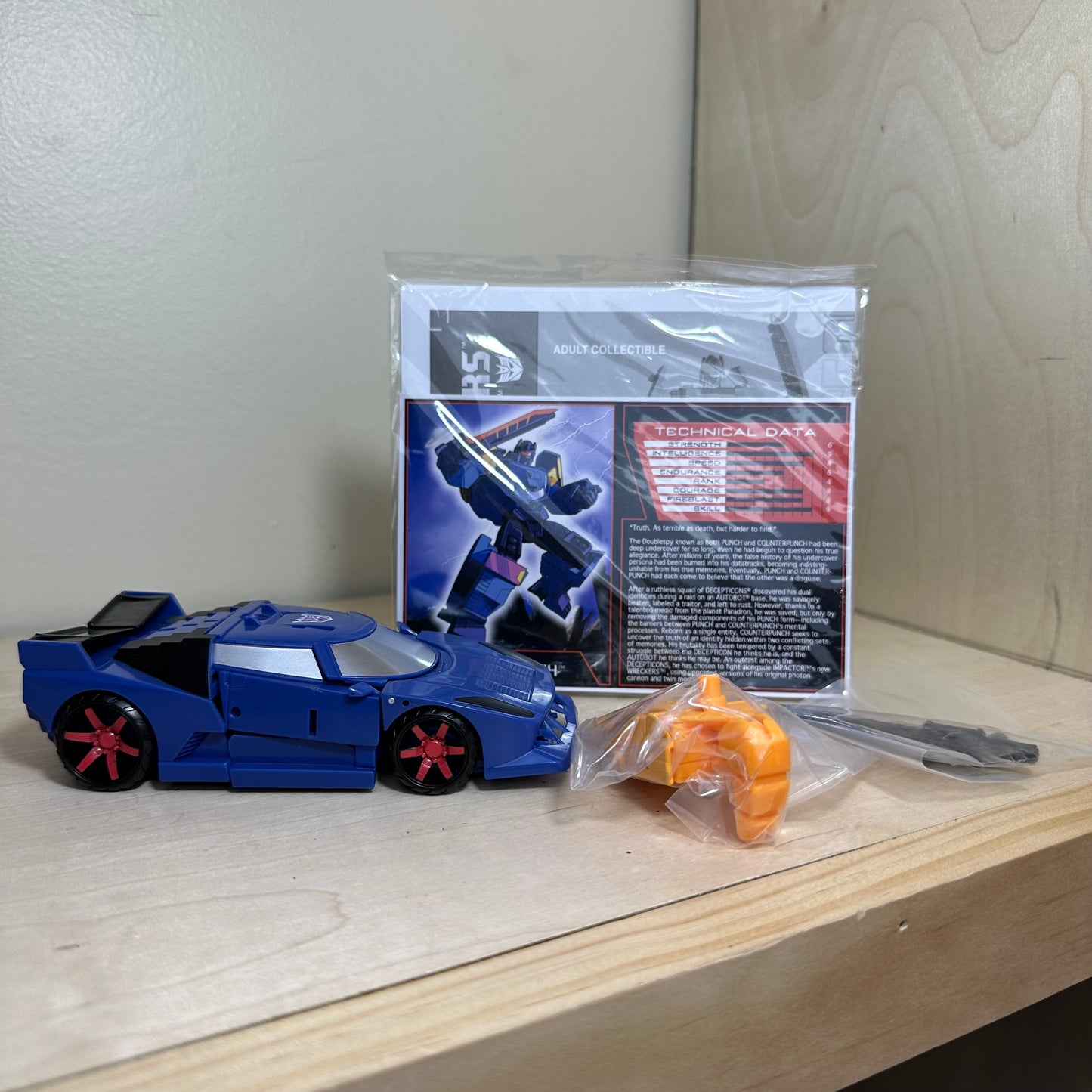 Transformers Club Deluxe Class Counterpunch Autobot Transformer Action Figure Toy Subscription Service