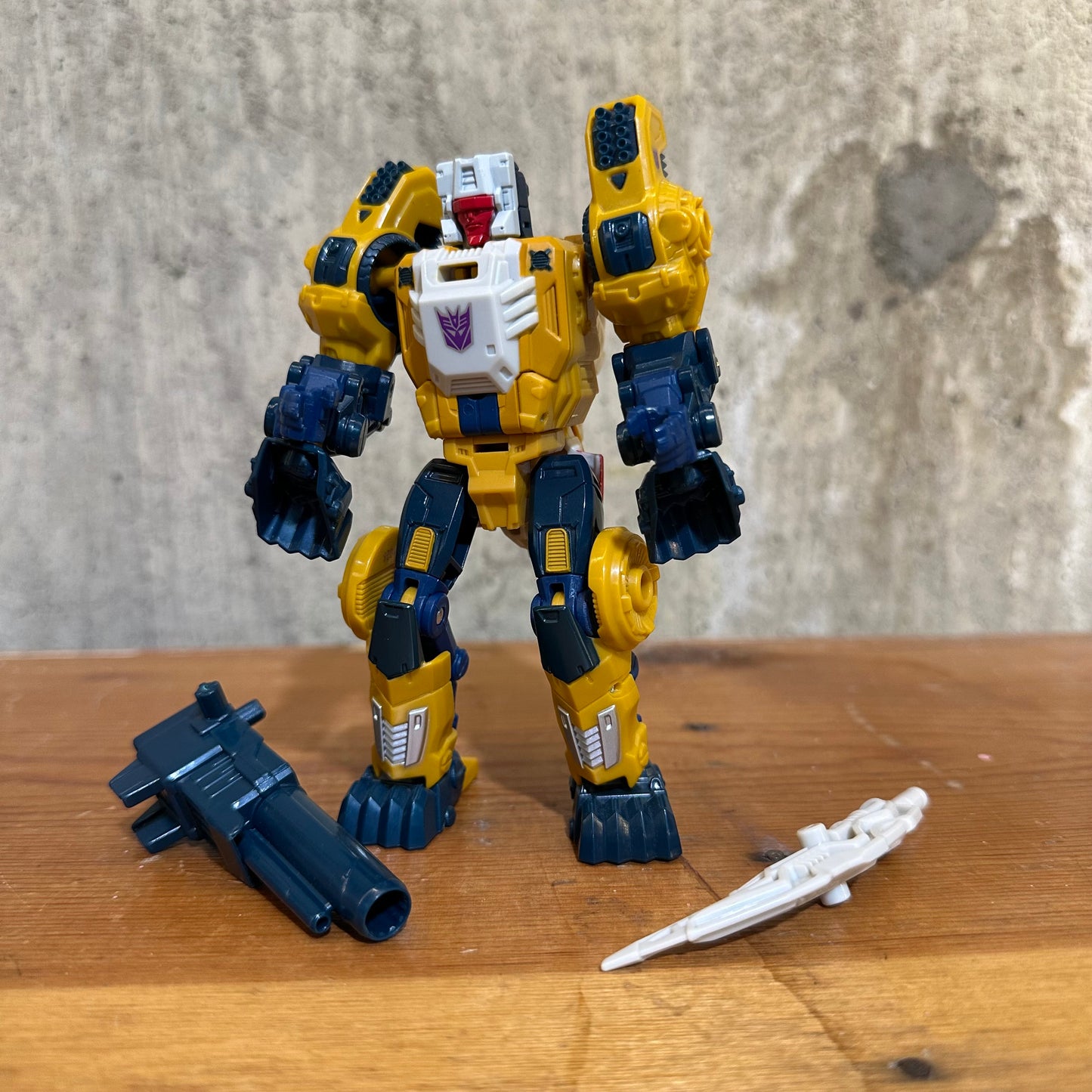 Weirdwolf Transformers Titans Return Deluxe Complete
