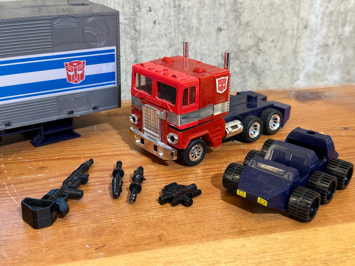 Optimus Prime Incomplete G1 Transformers Vintage Robot Toy Truck Trailer