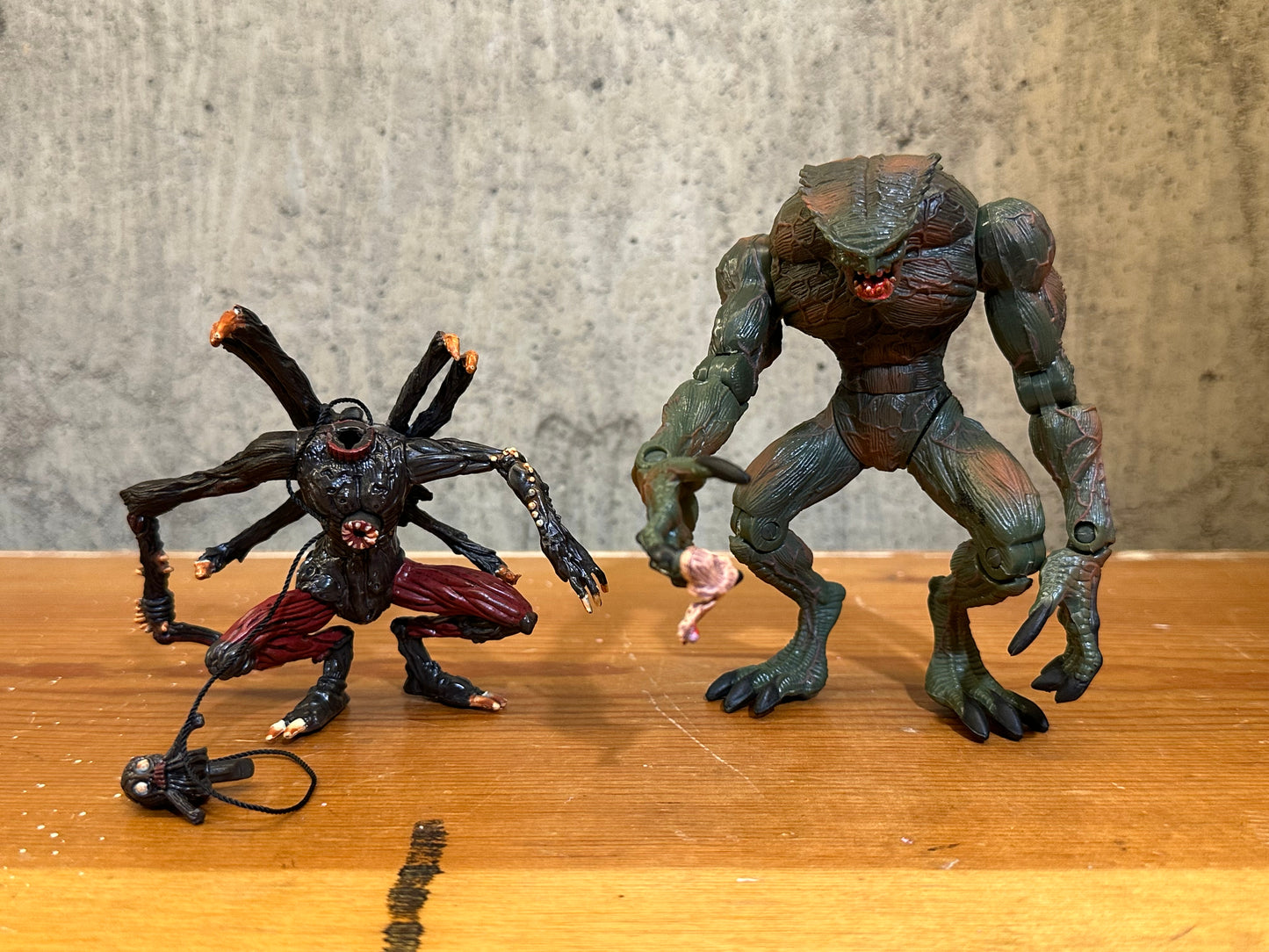 Resident Evil Hunter & Chimera ToyBiz CAPCOM 1998 Action Figures