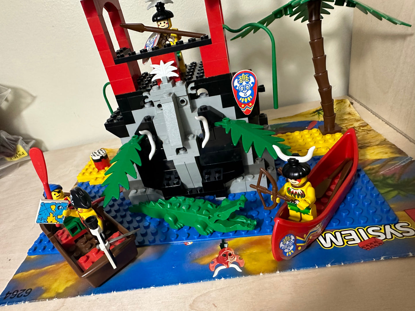 Lego 6264 Forbidden Cove Islanders Pirates Vintage Lego System