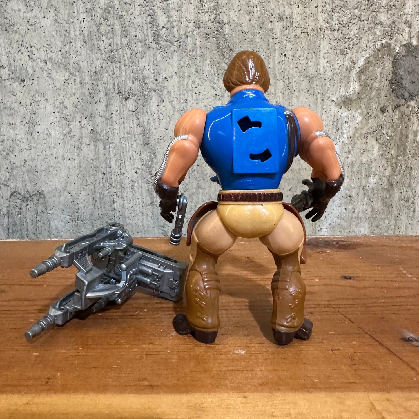 Rio Blast complete Vintage He-Man MOTU Action Figure Broken Thigh Pad