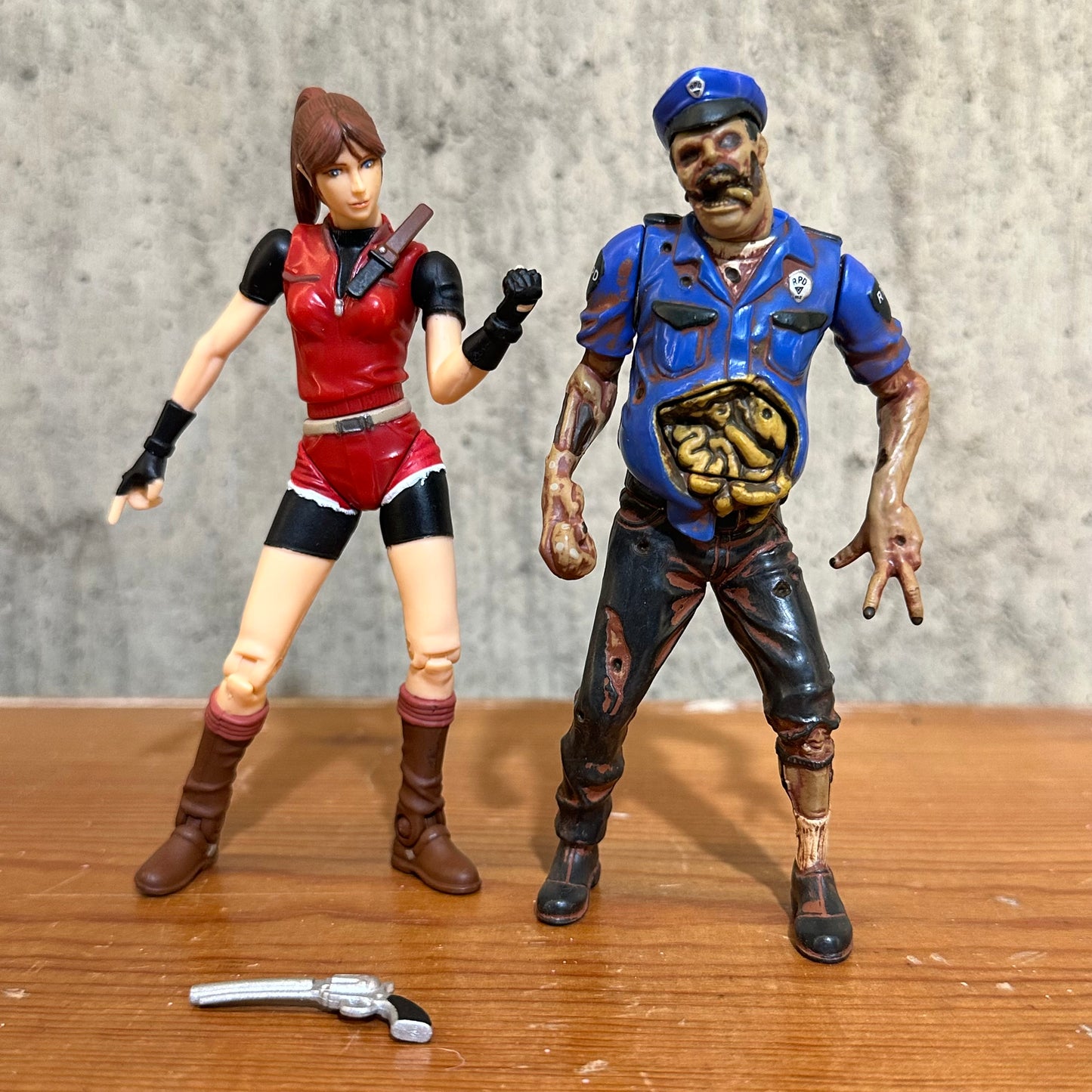 Claire Redfield & Zombie Cop 1998 Resident Evil 2 Toy Biz Capcom Incomplete
