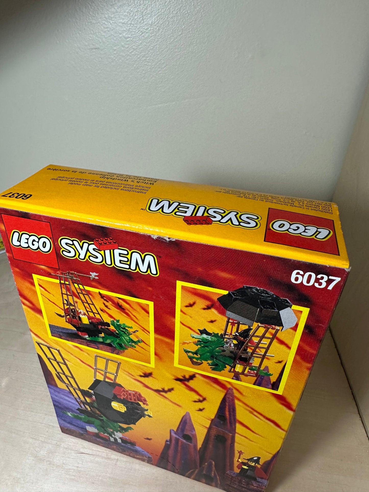 Lego system 6037 Fright Knights Witch’s Windship Brand New Sealed Legos