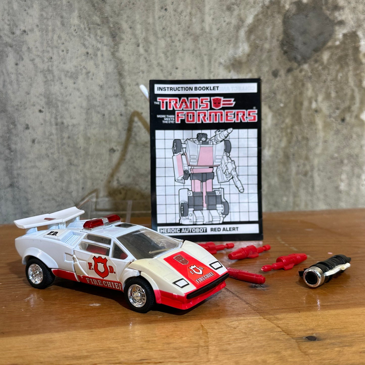 Red Alert Complete G1 Vintage 80’s Transformers Hasbro Robot Action Figure Toy