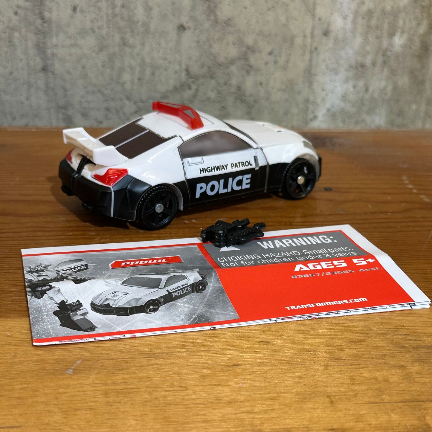 Prowl Transformers  Complete Universe 2 Deluxe Class