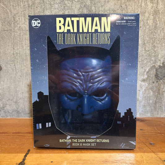 BATMAN The Dark Knight Returns BOOK & MASK SET Frank Miller DC Comics