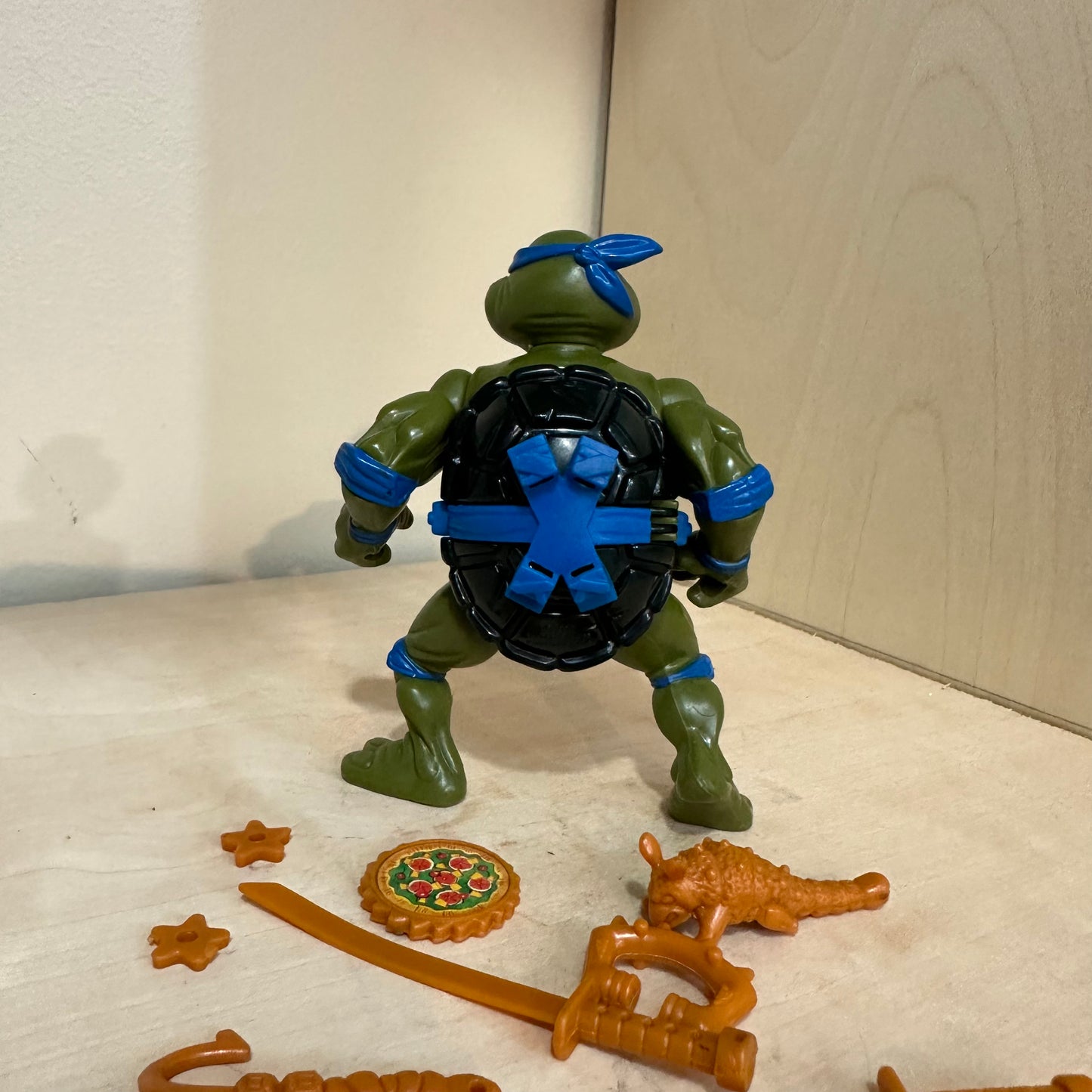 Complete TMNT Storage Shell Leonardo Vintage 90’s Action Figure Toy