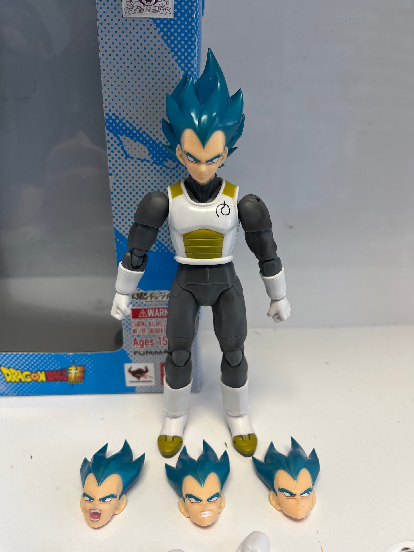 S.H. Figuarts Super Saiyan God Vegeta