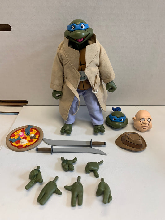 TMNT NECA cartoon Leo in disguise