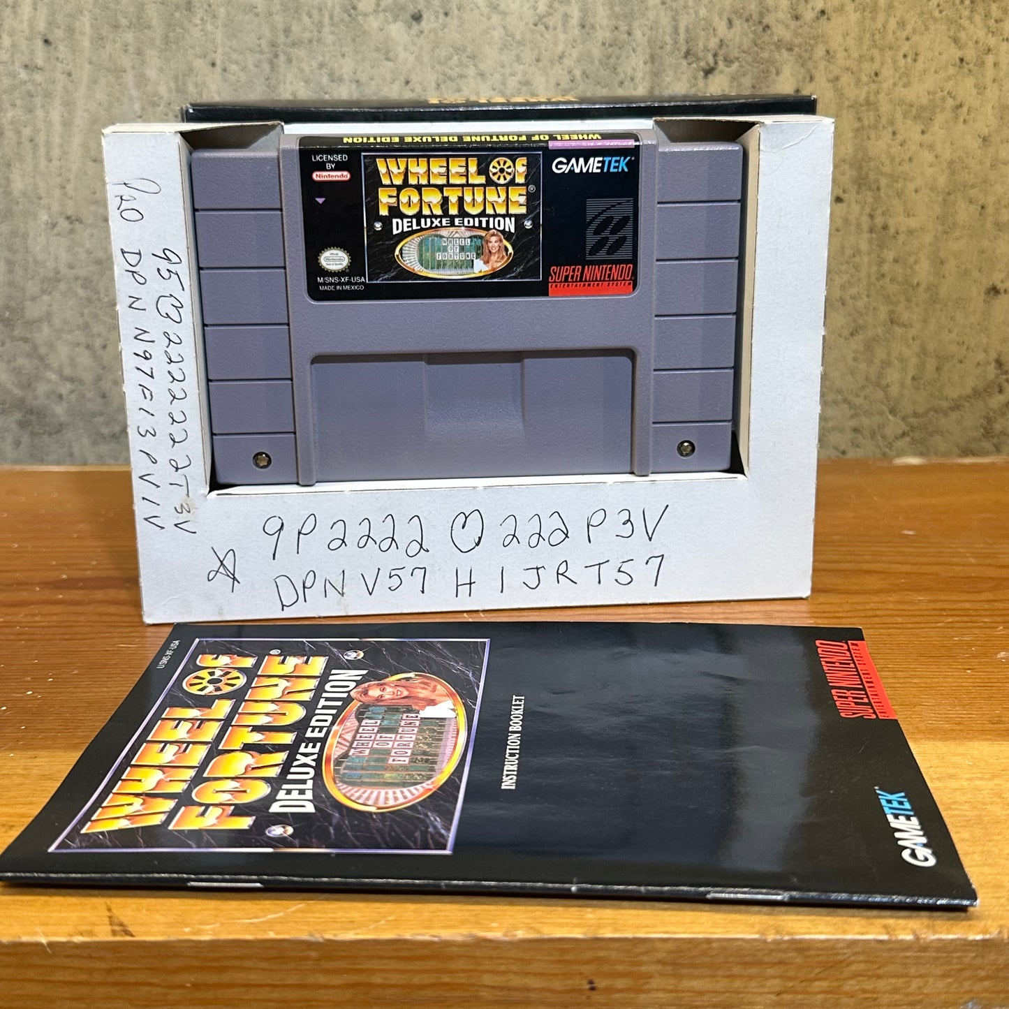 Wheel of Fortune Deluxe Edition SNES Super Nintendo Video Game CIB